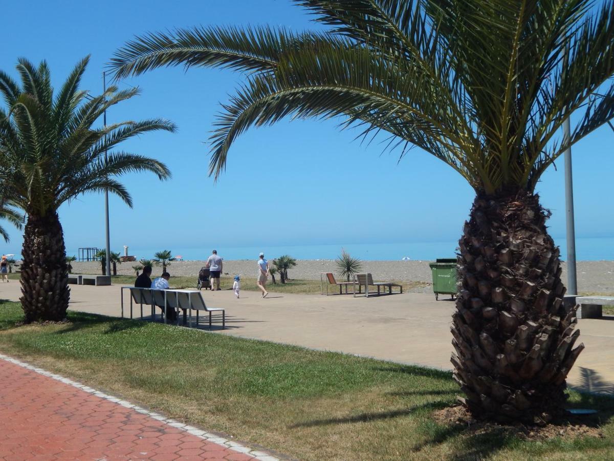 באטומי Apartment First Line From Sea מראה חיצוני תמונה