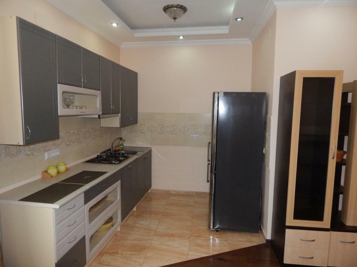 באטומי Apartment First Line From Sea מראה חיצוני תמונה